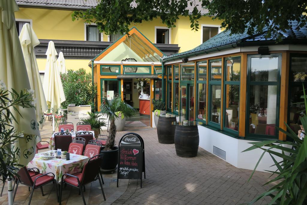 Hotel Restaurant Bock "Roter Hahn" Sankt Poelten Exterior photo